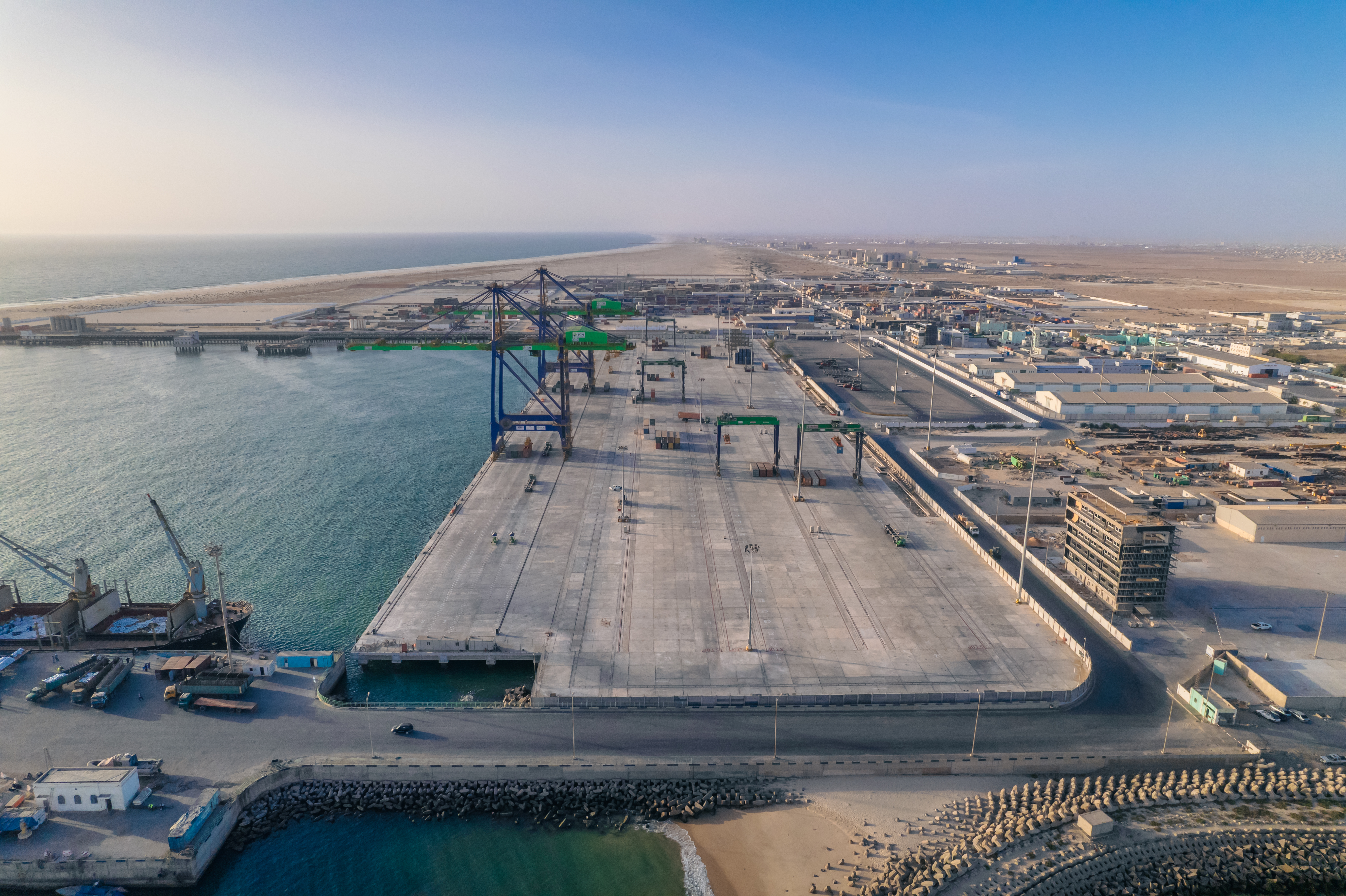 First-ever STS gantry cranes at the port with end-to-end movement capability