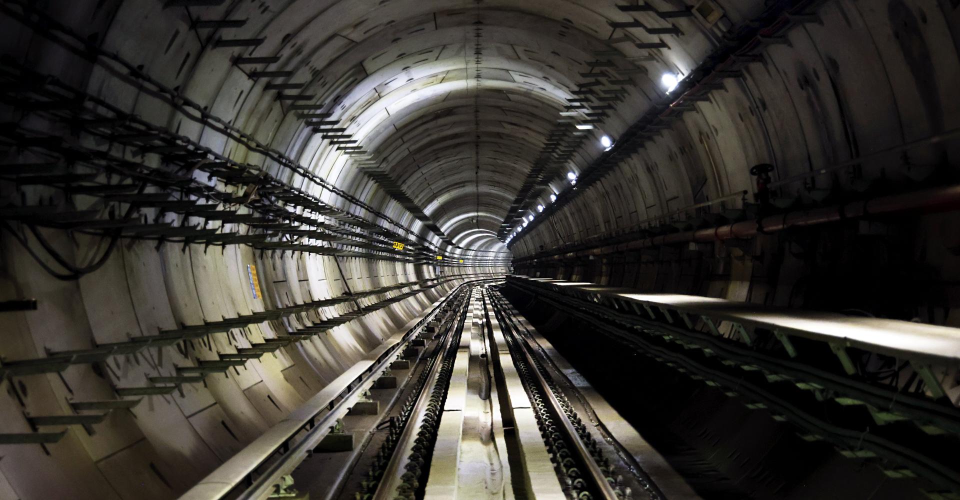Metro tunnelling below <br> Hoogly River, Kolkata